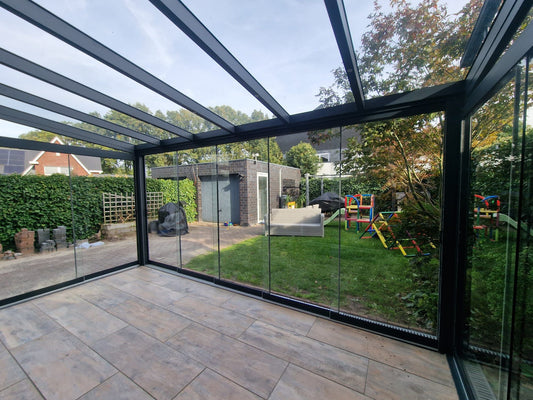 Zwarte Aluminium Tuinkamer in Apeldoorn